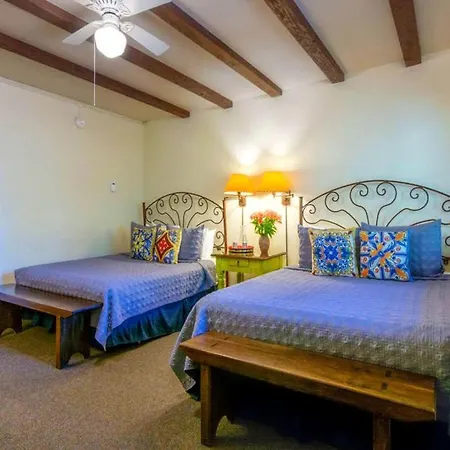 Inn & 3*