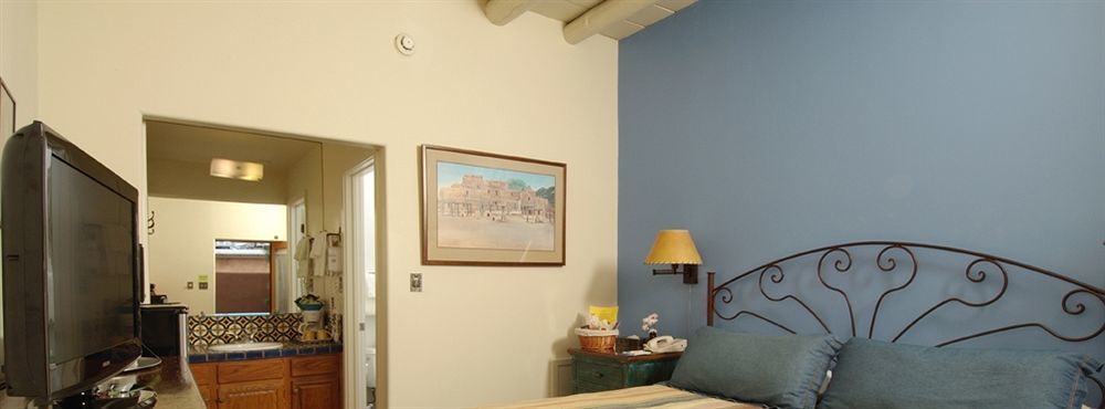 & Santa Fe