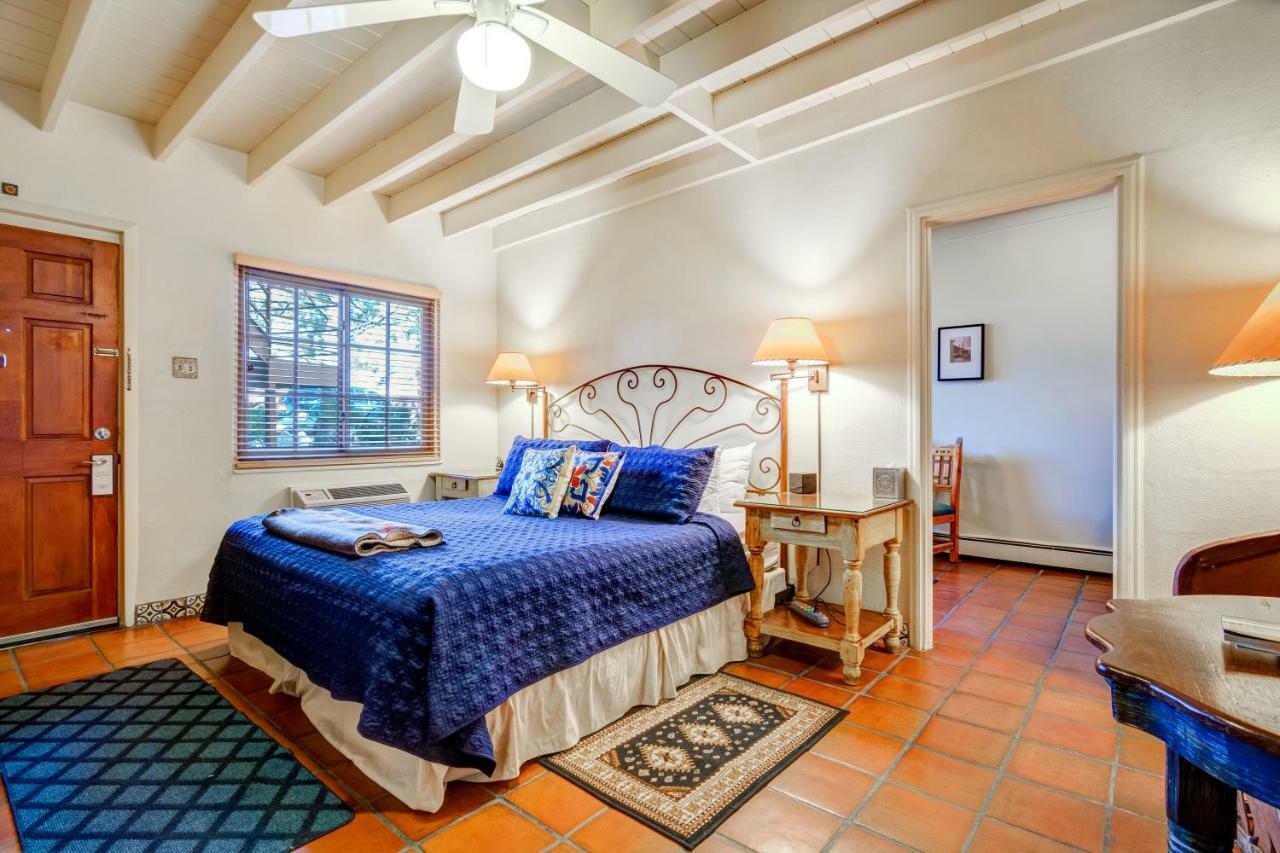 Mini-hôtel & Santa Fé